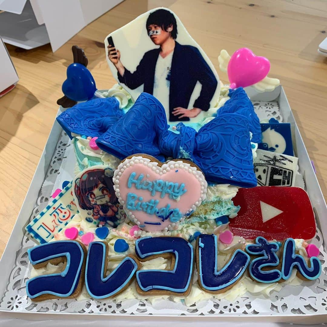 コレコレさんのインスタグラム写真 - (コレコレInstagram)「今年の誕生日ケーキ 遅くなったけどお祝いしてくれた 視聴者ありがとう🥺  #youtuber  #クリーム苦手 #1年ぶりの投稿」9月15日 6時34分 - korekoretan