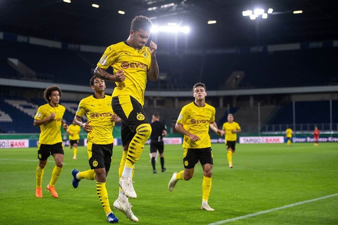 のインスタグラム：「Good way to celebrate 100 games in 🟡⚫️ honoured n grateful 🙏🏼. Thank you for all your messages! @bvb09」