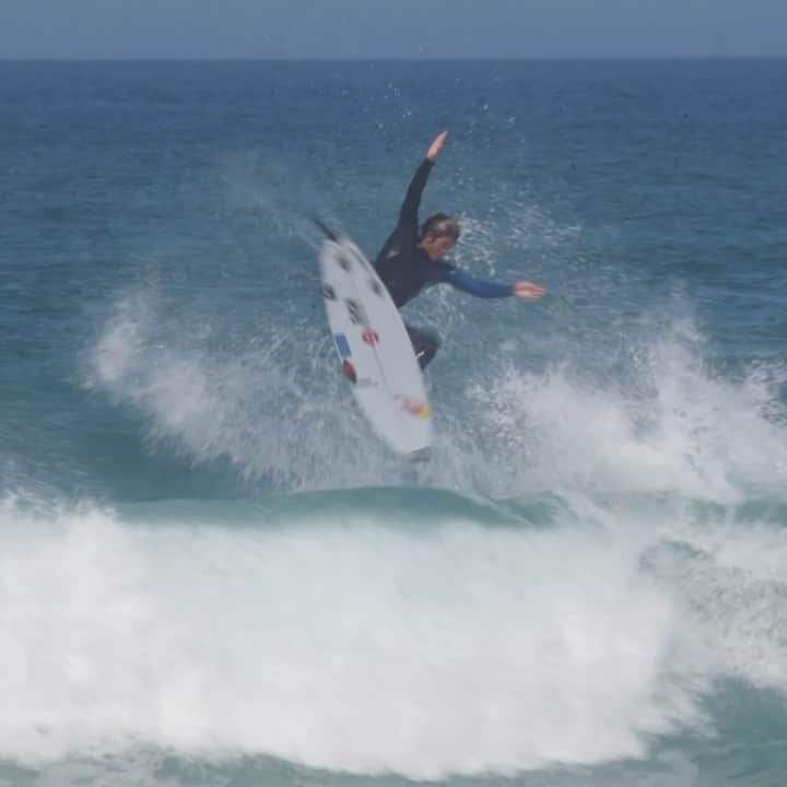 のインスタグラム：「From today’s afternoon session. Air wind 😎 @andrepinto_productions」
