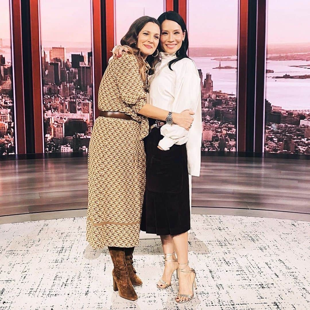 ルーシー・リューさんのインスタグラム写真 - (ルーシー・リューInstagram)「Congrats @drewbarrymore!!!! Truly honored for me and @camerondiaz to premiere on your VERY OWN talk show today. Very proud of you Angel. Being negative (testing for Covid-19 that is, before we came into contact!) has never felt so positive!  👗: @victoriabeckham  👠: @giuseppezanotti  💍: @graceleedesigns @_katkim @ashleyzhangjewelry @melissakayejewelry @suzannekalan」9月15日 7時15分 - lucyliu