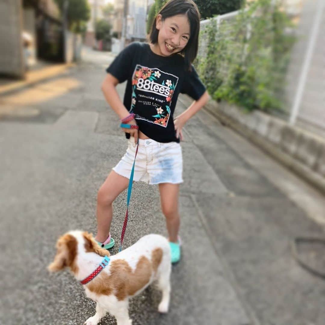 yukiさんのインスタグラム写真 - (yukiInstagram)「おはようございます。﻿ ﻿ ハナちゃんとお散歩🐶﻿ ハートマークのあるハナちゃん🤎﻿ ﻿ #お手伝いと邪魔の紙一重﻿ #ハナちゃんお世話隊﻿ #行きたいところに行かせて﻿ #ハート犬﻿ #milkaとhana」9月15日 7時15分 - milkayuki