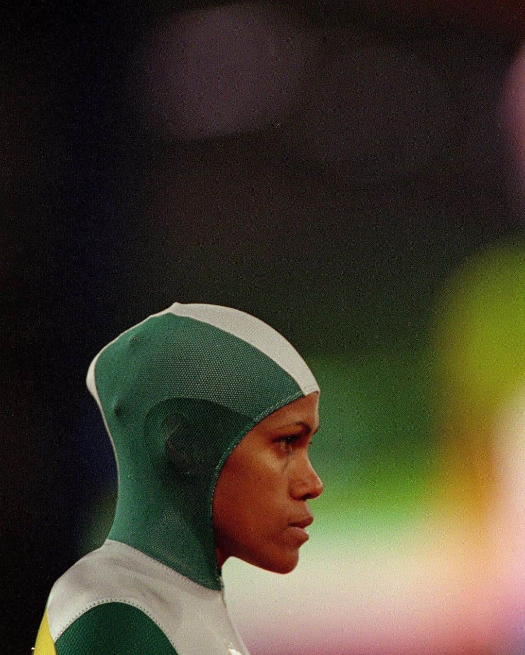 Vogue Australiaさんのインスタグラム写真 - (Vogue AustraliaInstagram)「#VogueAustralia’s deputy editor, @jesslmontague, was a basket carrier at the 2000 Sydney Olympic Games and was assigned to work in the marshalling area of #CathyFreeman’s unforgettable 400-metre race, which of course, resulted in her winning gold for her country. “Besides her performance, what I will never forget is the sound of 110,000 people cheering in unison for one fellow Aussie,” Montague remembers. “I’ve heard it described as loud enough to lift the roof off the stadium and Freeman has said she felt like her feet didn’t touch the ground during the last 60 metres because of the atmosphere.” Today marks the 20th anniversary of when Sydney played host to the world’s greatest sporting event and Australia shone brightly on the global stage like never before. Visit the bio link as four writers reflect on their front-row seats to history and the lasting impact of these memories. 📷 Getty Images」9月15日 7時40分 - vogueaustralia