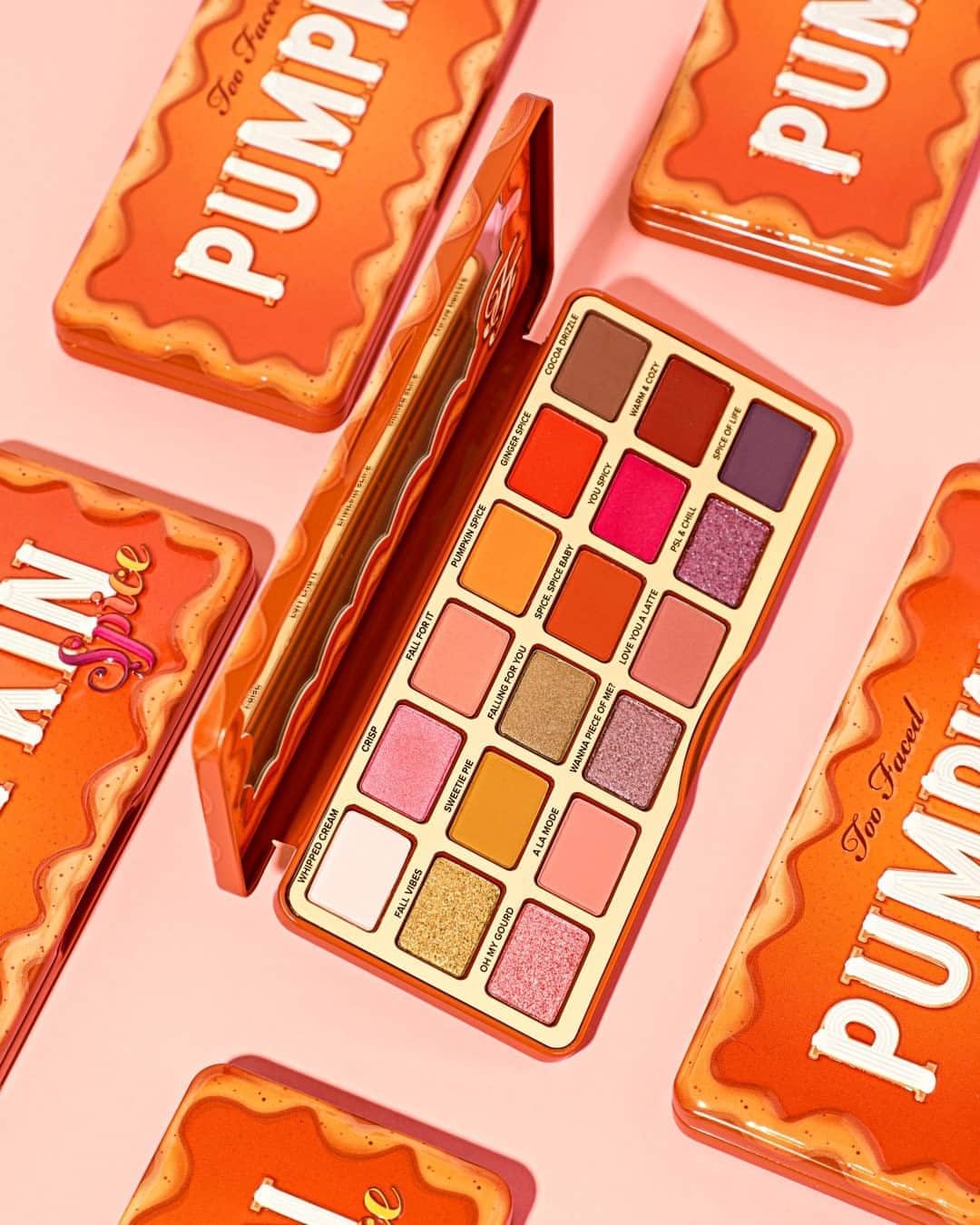 Too Facedさんのインスタグラム写真 - (Too FacedInstagram)「Not your average pumpkin spice. ✨ Transition your looks into Fall with the warm, spicy, & deliciously scented shades in our NEW Pumpkin Spice Eye Shadow Palette. #toofaced」9月15日 8時00分 - toofaced