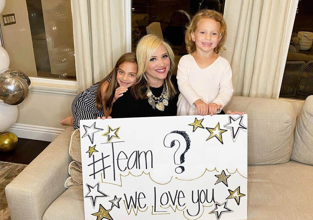 A.J.のインスタグラム：「Knowing I have this support system cheering me on from home means the world. Enjoy the show, girls!! Here we go, less than an hour to go!!! Make sure you’re tuning in to #DWTS at 8|7c on ABC. See you on the other side.」