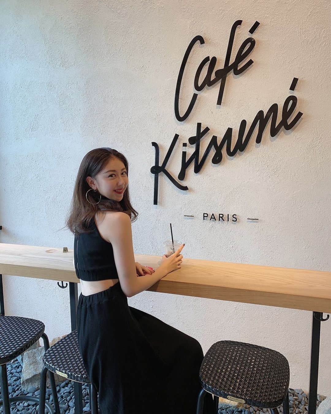 永島あゆみのインスタグラム：「☕️ ・ " Don't let anyone tellyou what you can and can't door achieve. Dowhat you want todo and be who you want tobe. "  " 他人に貴方に何が達成できて何が できないか言わせてはダメ 貴方がやりたいことをして貴方がなりたい 人になるのよ "  大好きなエマワトソンさんの名言✨ 私は好きな言葉や心に響く言葉を ノートによく書いているのですが エマワトソンさんの言葉は芯のある女性の 言葉が多くて大好きなんです♡ 常に自分に小さなことでもいいので 目標を持ちそれに向かって走る！ そしてそれを達成できれば自分にも 自信がつくし将来のなりたい自分に 近づける！！！ 走り続けてる姿は美しいですよね☺️ と言うことで今日も頑張ります！！ 気温も少しずつ涼しくなってきて 過ごしやすい季節になってきましたが お身体にはくれぐれも皆さんお気をつけ お過ごしくだはいませ😘 ・ #エマワトソン #名言 #美しさ #目標 #目標達成 #この間大好きな人に #素敵に撮ってもらった @maihina_kanon ちゃん❤️ #love #ありがとう  #オスカープロモーション  #永島あゆみ」