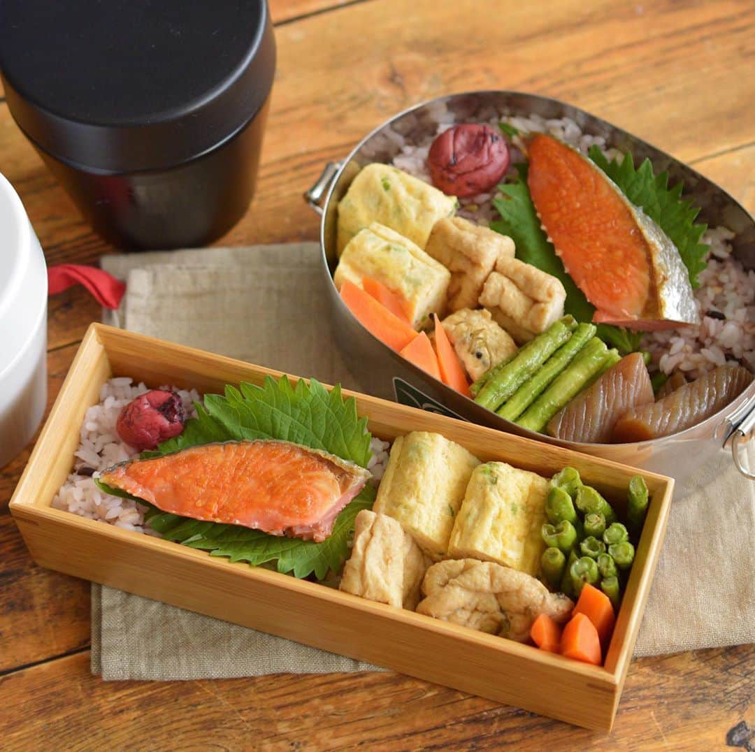 yukiyoのインスタグラム：「2020.9.15* ・ 今日のお弁当 ・ 50%マンナン雑穀ごはんに焼き鮭梅干し乗っけ ネギ入り出汁巻 ちょこっと煮物 いんげんカレー炒め ねじりこんにゃく煮 ・ お湯を入れるお味噌汁付き ・ ・ 夏休みあと1日あるんですが 何の予定もない。 今週金曜日にしようかなぁ… （で、土曜日にするつもりだった病院ハシゴとか笑） ・ #お弁当 #obento #bento #lunch #lunchbox #onthetable #japanesefood #暮らし #曲げわっぱ #lin_stagrammer #ロカリ #おうちごはんLover #マカロニメイト #IGersJP #シーガル」