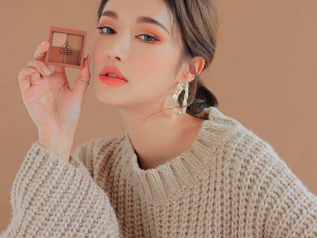 3CE Official Instagramさんのインスタグラム写真 - (3CE Official InstagramInstagram)「3CE MINI MULTI EYE COLOR PALETTE #BROWN RUM 가을의 감성을 그대로 담아낸 네가지 컬러 매칭🍂 - Fall in autumn mood of 4 shades🍂 #3CE #3CEMINIMULTIEYECOLORPALETT」9月15日 9時01分 - 3ce_official