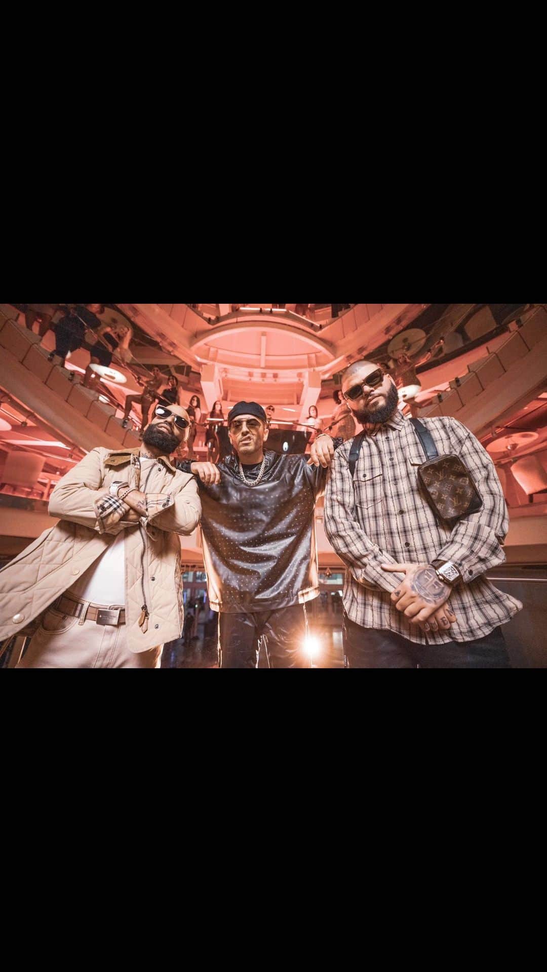 ヤンデルのインスタグラム：「| Me gusta mucho esta combinación. Pronto el video @farrukoofficial @arcangel #QuienContraMiParte2 #QCM2 @yentertainmentmusic」
