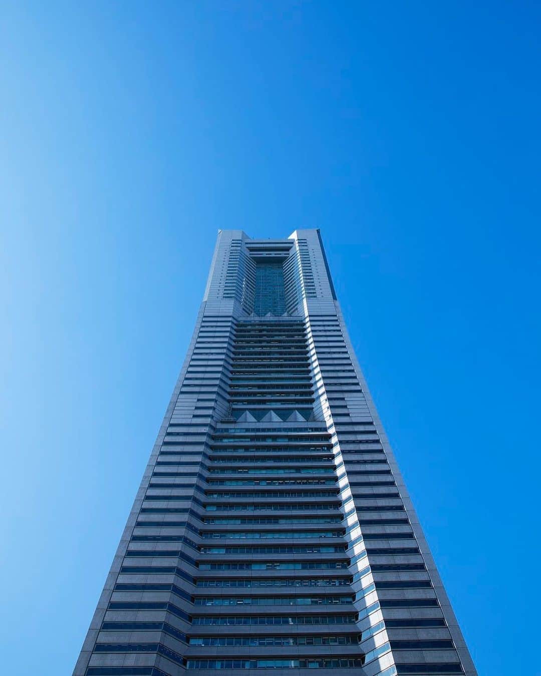 横浜ロイヤルパークホテルのインスタグラム：「本日9月15日、横浜ロイヤルパークホテルは開業27周年を迎えました。 皆さまの日頃のご愛顧に心より感謝申しあげます。  #横浜ロイヤルパークホテル #yokohamaroyalparkhotel #横浜 #yokohama #ホテル #hotel #anniversary #記念日 #開業日 #9月15日 #thepreferredlife #royalparkhoteljp」