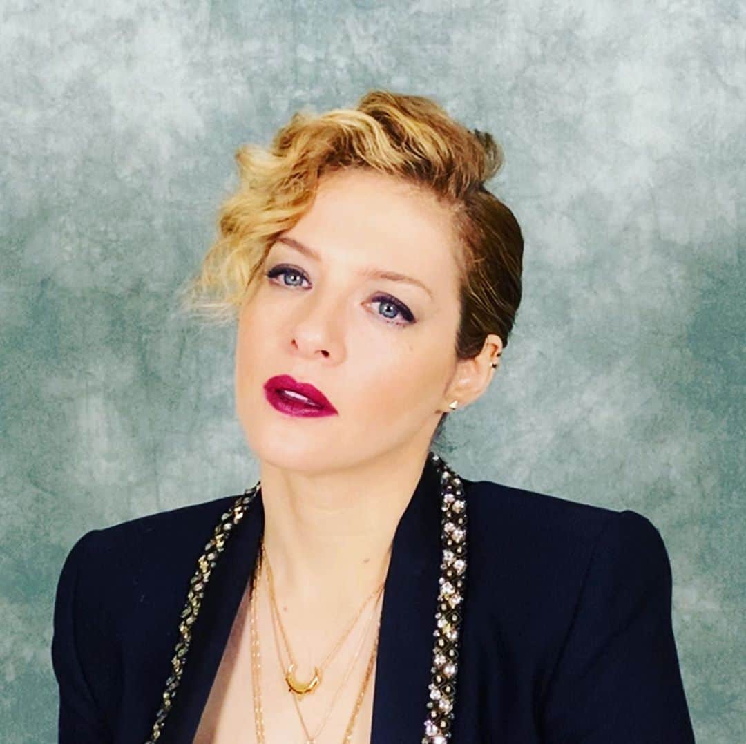 レイチェル・レフィブレのインスタグラム：「“Solid Lipstick; Mixed Feelings.” A tale of one woman’s return to auditioning in a far from post-apocalyptic world told in Instagram filters.」