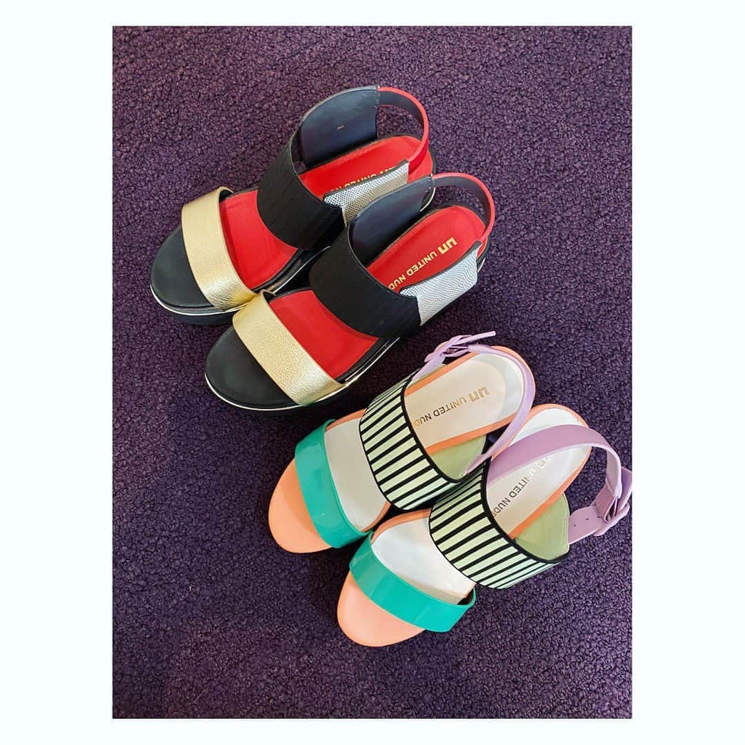 望月理恵さんのインスタグラム写真 - (望月理恵Instagram)「偶然、衣装の靴と自分の靴が 同じブランド！  どうでもいいけど、 嬉しい😊  よくあるけど、 偶然って嬉しい #この夏、めっちゃ履いた靴 #unitednude #私物#黒いほう」9月15日 9時35分 - mochiee28