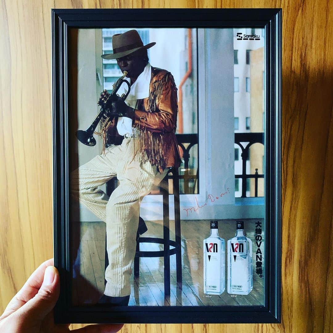 沖野修也のインスタグラム：「#milesdavis と焼酎。」