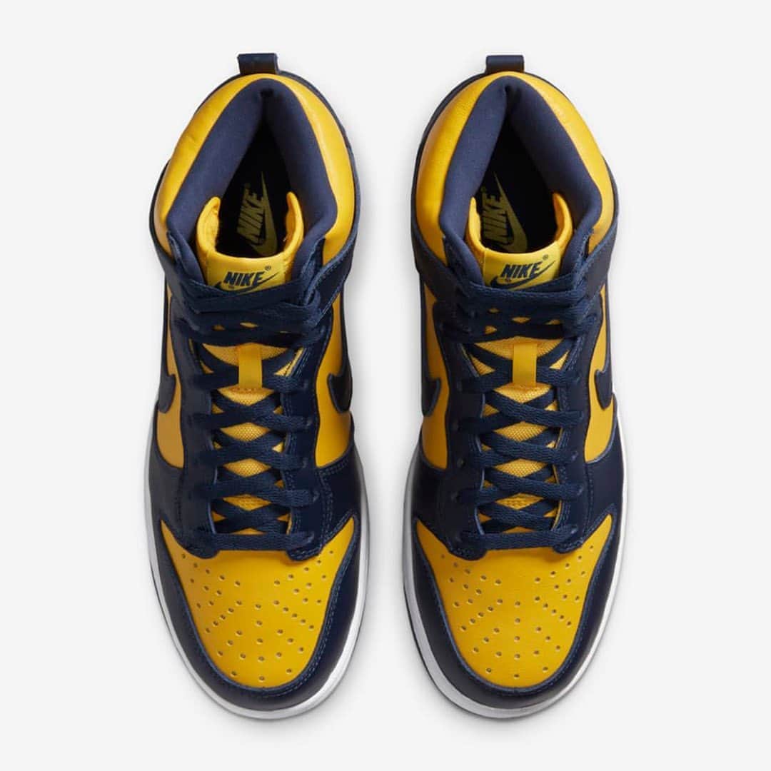 HYPEBEASTさんのインスタグラム写真 - (HYPEBEASTInstagram)「@hypebeastkicks: @nikesportswear is set to bring back the OG Dunk High "Michigan.” First debuted in 1985, the shoe represented the Michigan Wolverines in @nike‘s influential “Be True to Your School” pack and comes in its signature maize and navy blue colorway. Look for it to release via Nike SNKRS on September 23 for $110 USD.⁠⠀ Photo: Nike」9月15日 19時10分 - hypebeast