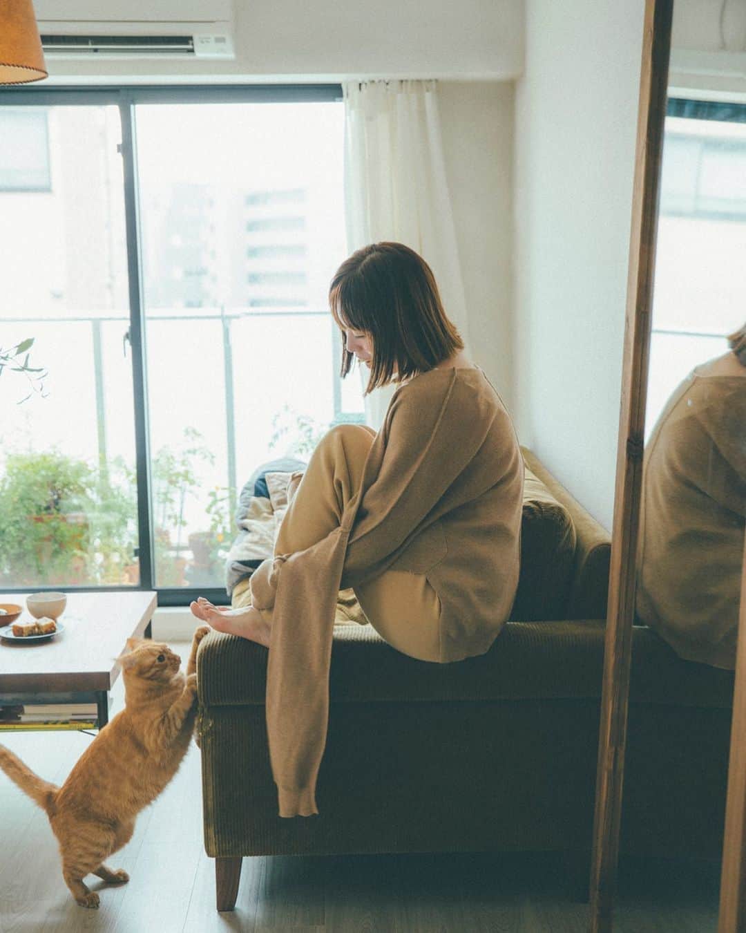 まつだみらいのインスタグラム：「《とても嬉しい報告》 大変有難いことに、新たに重版が決まりました！😭📙✨✨ 発売してまもないにも関わらず、3刷目の重版、 ほんとにほんとに嬉しいです😭  みなさん、ありがとうございます！  そして、いくつかの本屋さんに（色紙に）サインも書かせて頂いたので、本屋さんに入った際には是非チェックしてみてください😌✨  本当に本当に有難うございます！🤍  #私が私らしく生きる美学」