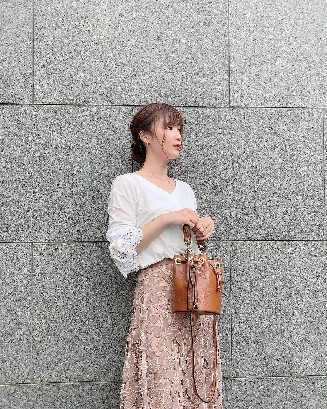 古賀文沙さんのインスタグラム写真 - (古賀文沙Instagram)「・ ・ ・ 🍂👜👗  カバン可愛いやろ？アピール ・ ・ ・」9月15日 19時19分 - ayasa_koga