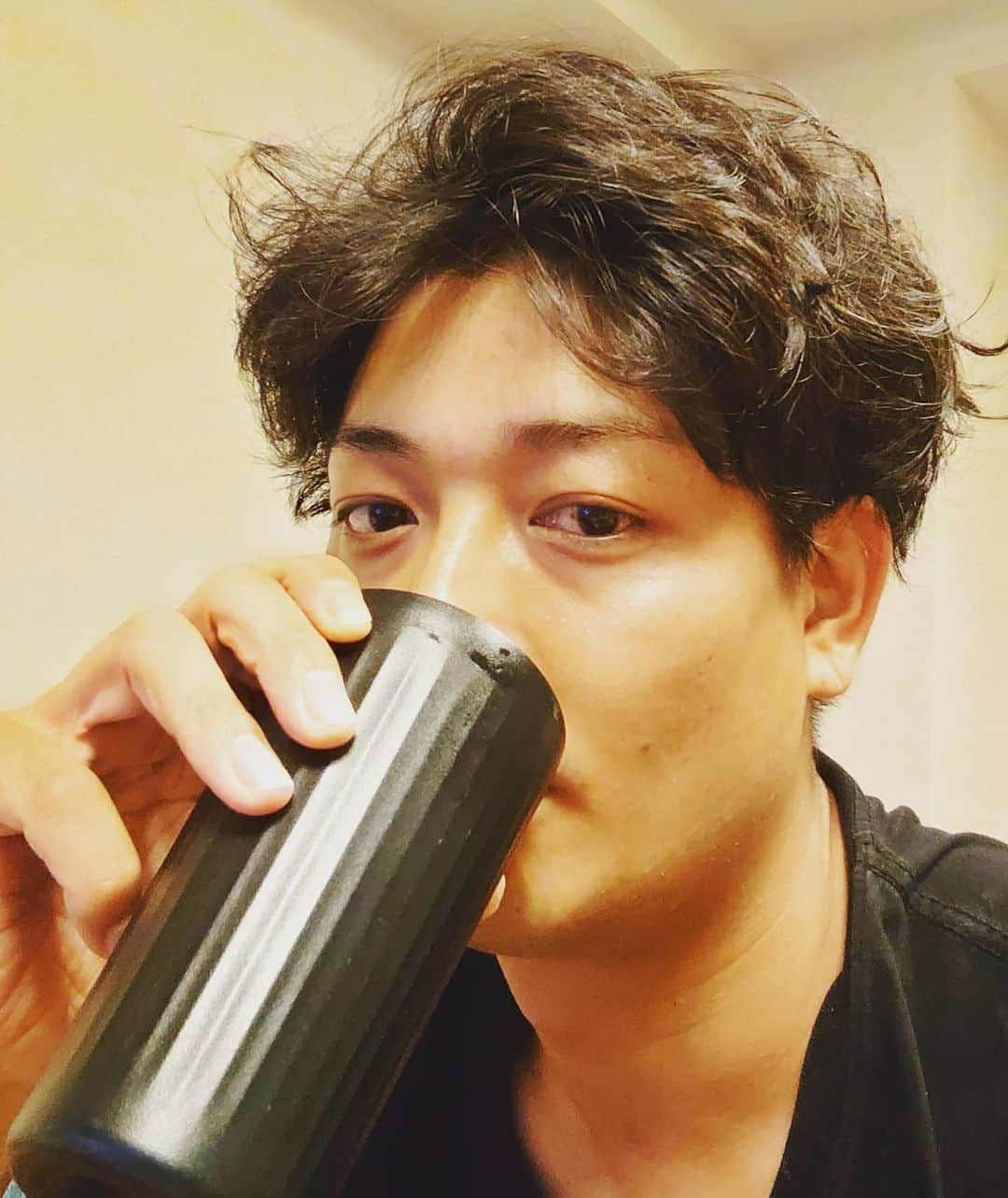 中村昌也のインスタグラム：「ロケから帰って来たよ〜❗これから深夜から朝まで収録して、帰って来て朝からロケだから仮眠しますわ〜😌  巨人戦、、、気になる。。。。。」