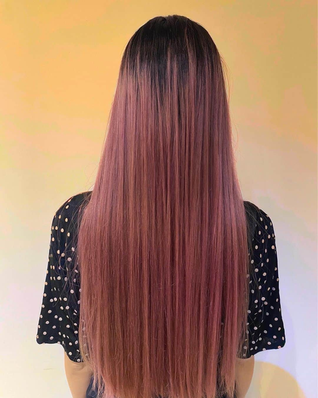 高田志織さんのインスタグラム写真 - (高田志織Instagram)「久々のColor💇‍♀️久々のPink◎ @director_kentaro   POP UP SHOP開催まであと10日です！  NaAst POP UP SHOP@Tokyo ⚫︎期間:2020.9.25（Fri）~2020.9.30(Wed) ⚫︎時間:12:00~20:00 ⚫︎場所:meee Gallery Tokyo 東京都中野区新井1-23-24 •JR中央線/総武線/東西線 中野駅北口より徒歩8分 •西武新宿線 新井薬師前駅より徒歩10分  #NaAst#ナースト#handmade#handmadeaccessory#accessory#haircolor #pinkhair」9月15日 19時37分 - shiori_naast