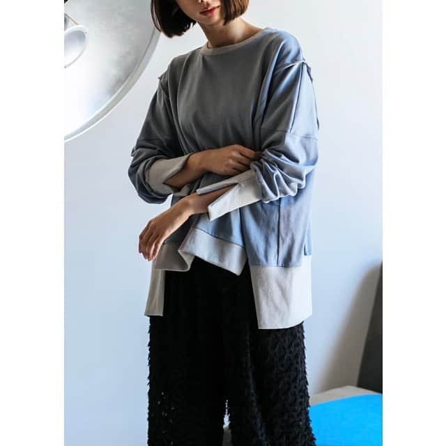 kittleさんのインスタグラム写真 - (kittleInstagram)「Kittle.2020AW collection . . New arrival  . . Hem step pullover ¥13,000+tax . . 袖口にスリットを入れ抜け感を 出しています。 ようやく秋物が着れる気温に なってきました。。 . . ぜひオンラインストアでご覧ください。 . . #kittleto #2020aw #casualfashion #キトルト #カジュアルファッション #カジュアルコーデ . .」9月15日 19時47分 - kittle_official