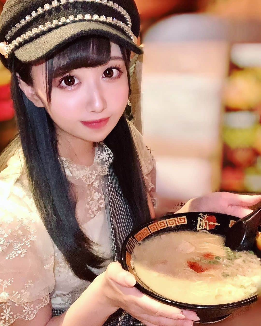 夢見照うたさんのインスタグラム写真 - (夢見照うたInstagram)「一蘭が好き🍜💗 . #一蘭 #一蘭ラーメン #ラーメン #ラーメン大好き #av #av女優 #セクシー女優 #sexy女優 #自撮り #自撮り女子 #自撮り界隈 #地下アイドル #アイドル #かわいい女の子 #黒髪ロング #黒髪」9月15日 19時53分 - uta_yumemite