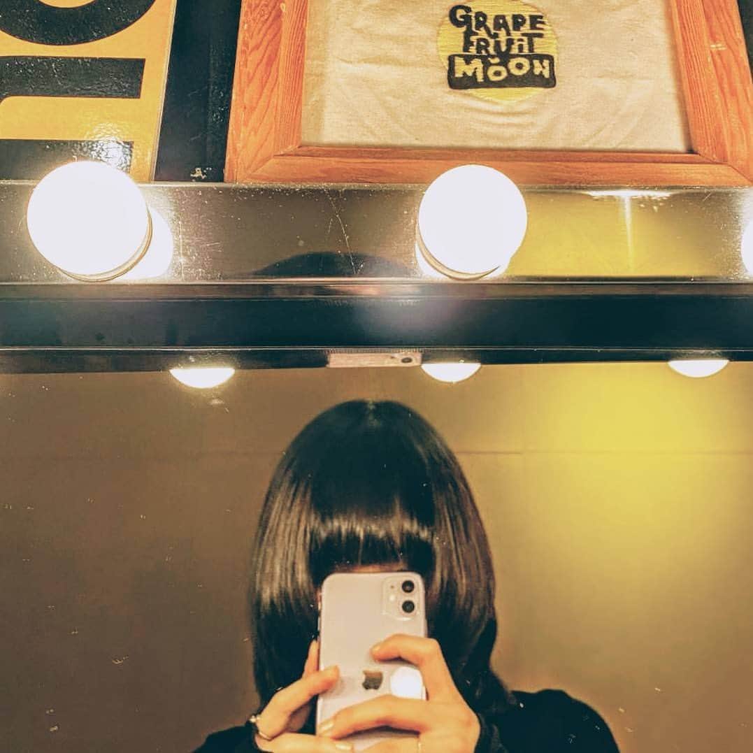 のインスタグラム：「🍂 秋っぽ色、食欲の秋阻止しないと 新曲作りがとても順調でね 楽しみにしていてねえ〜え〜 @grape_fruit_moon」