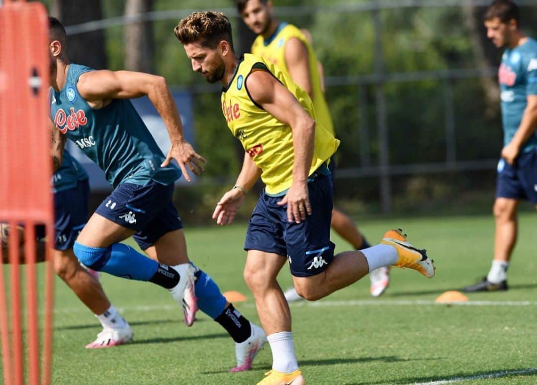 SSCナポリさんのインスタグラム写真 - (SSCナポリInstagram)「We're back in training ahead of #ParmaNapoli!  💙 #ForzaNapoliSempre」9月15日 19時55分 - officialsscnapoli