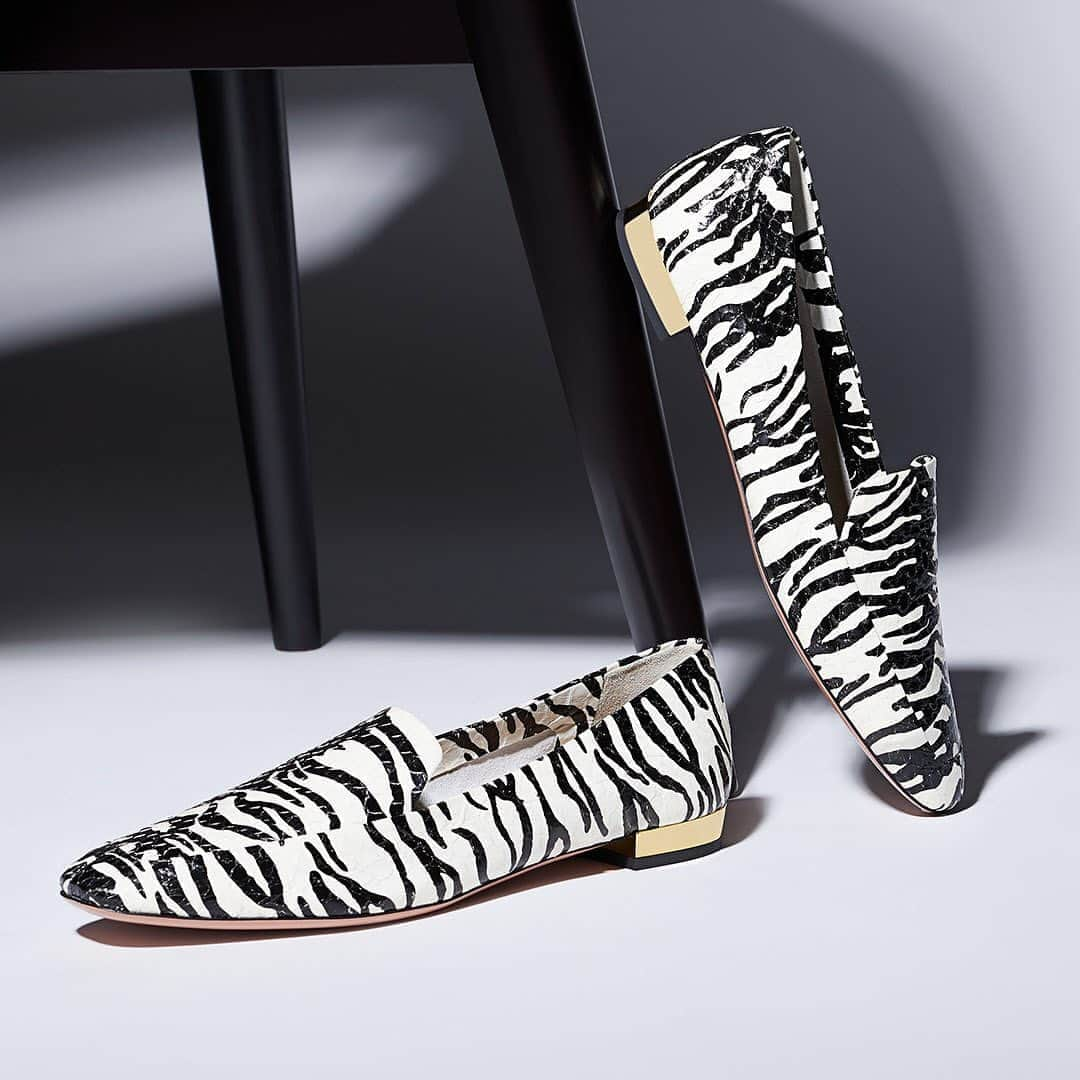 Aquazzuraさんのインスタグラム写真 - (AquazzuraInstagram)「Take a closer look at our Greenwich Loafer, crafted in sleek tiger snake print in classic black and cream. More colors available on aquazzura.com and in boutique. #AQUAZZURA #AQUAZZURAFlats」9月15日 20時04分 - aquazzura