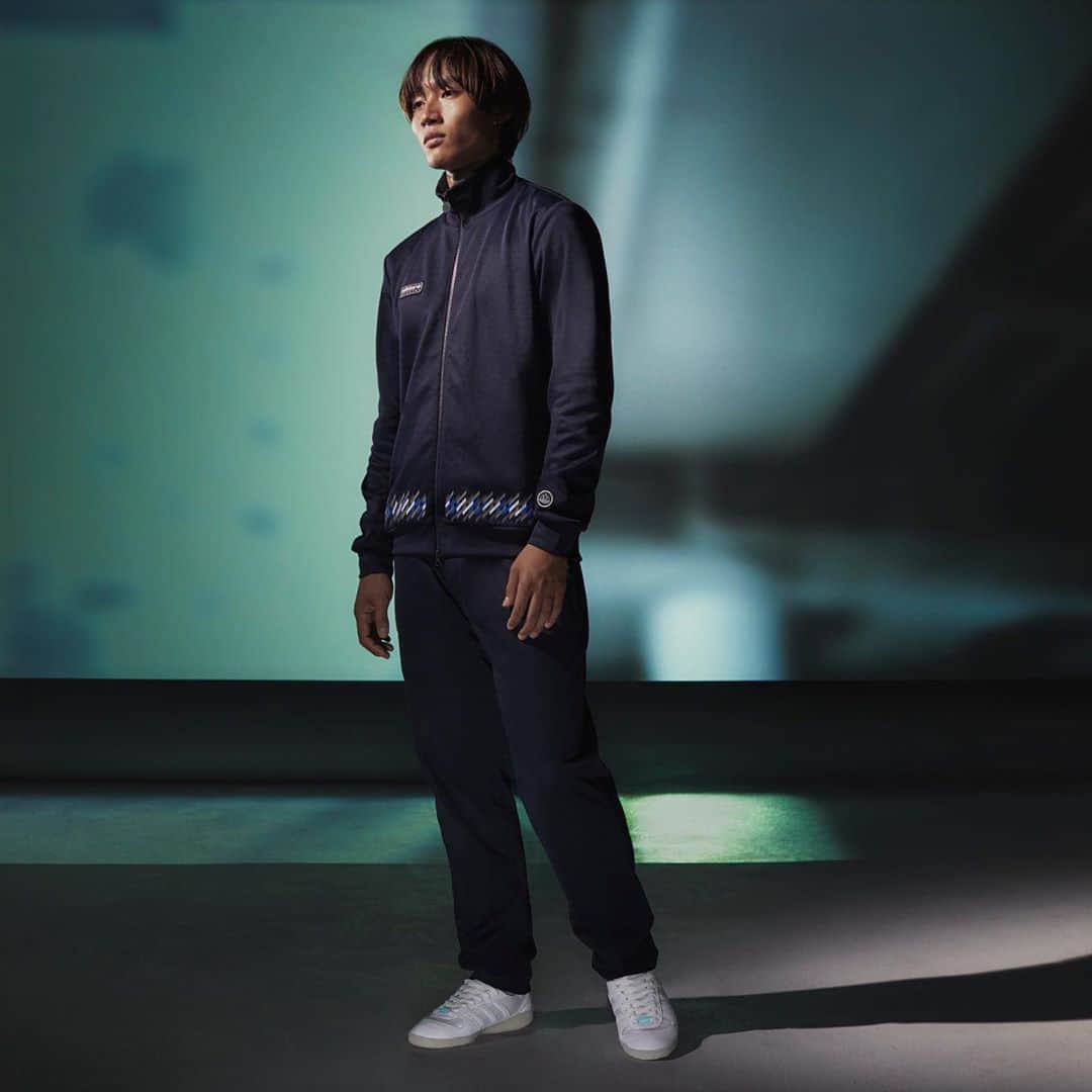 HYPEBEASTさんのインスタグラム写真 - (HYPEBEASTInstagram)「@hypebeaststyle: @adidas Spezial has tapped British band @neworderofficial for a collaborative Fall/Winter 2020 capsule. Curated and designed by @gary.aspden, the range of apparel and footwear draws from the repeated three-block New Order ‘Tour’ graphic used for their recent live performances, while each product also features a co-branded sign-off. Head to the link in our bio to learn more about the collection from Aspden himself as he discusses the inspiration behind it and how he came to work with New Order, and look for the range to launch on September 18 via the adidas webstore.⁠⠀ Photo: Nick Griffiths/adidas Spezial」9月15日 20時04分 - hypebeast