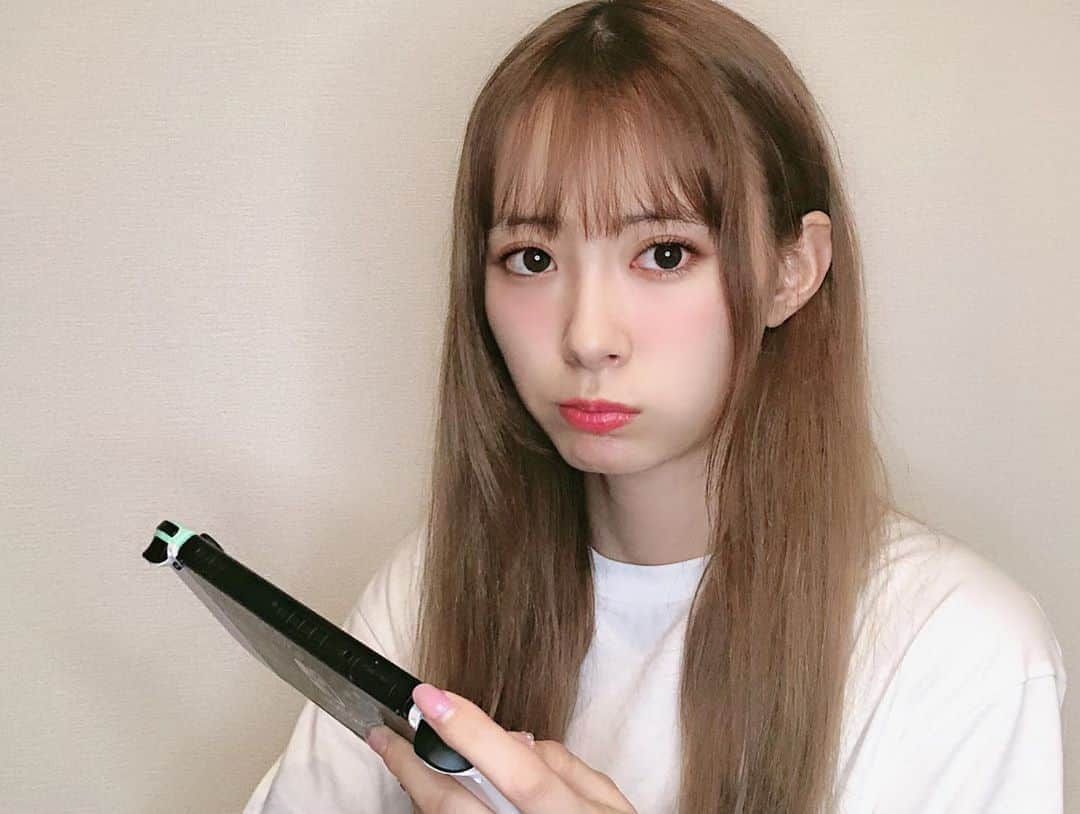 生田衣梨奈さんのインスタグラム写真 - (生田衣梨奈Instagram)「♥当たったーーーー♥﻿ ﻿ Nintendo Switch あつまれどうぶつの森﻿ 当選しました！！！！﻿ ﻿ やっと当たったんだよ泣﻿ ﻿ 発売からずっと応募はしてたんだけど﻿ 当たらんかったんよ😭﻿ ﻿ でもやっとよ😭﻿ ﻿ なので。。。﻿ 1からのスタートであつもりしてます♥﻿ ﻿ ﻿ #morningmusume20 #モーニング娘20﻿ #helloproject  #顔面国宝﻿ #えりぽんかわいい #アイドル﻿ 存在が #インスタ映え #かわいい﻿ #Love #beauty﻿ #followme #makeup﻿ #Instagram #instagood﻿ #메이크업 #얼스타그램﻿ #ig_Japan #팔로미﻿ #フォロー歓迎 #ootd﻿ #あつもり #あつまれどうぶつの森﻿ #Nintendo  #NintendoSwitch﻿ #いいね #写真﻿ #IDOL #골프﻿ #SELFIE #셀카」9月15日 20時08分 - erina_ikuta.official