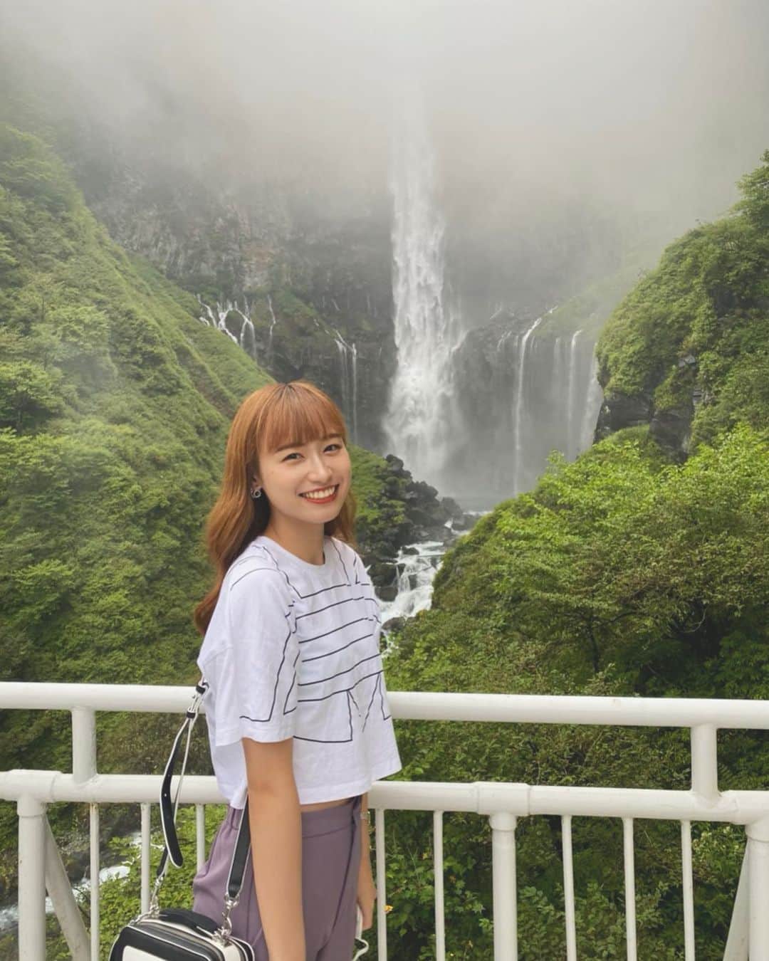 鈴木えりかのインスタグラム：「. 華厳滝！ . . . . #日光 #華厳滝 #栃木観光」