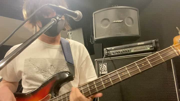 岡部晴彦のインスタグラム：「逆走  #ネモトラボルタ  #Bass #JazzBass #Bassguitar #Fender #bassist #bassgram  #groove  #instabass #musician #basslove  #岡部晴彦　#Hal低音研究室」