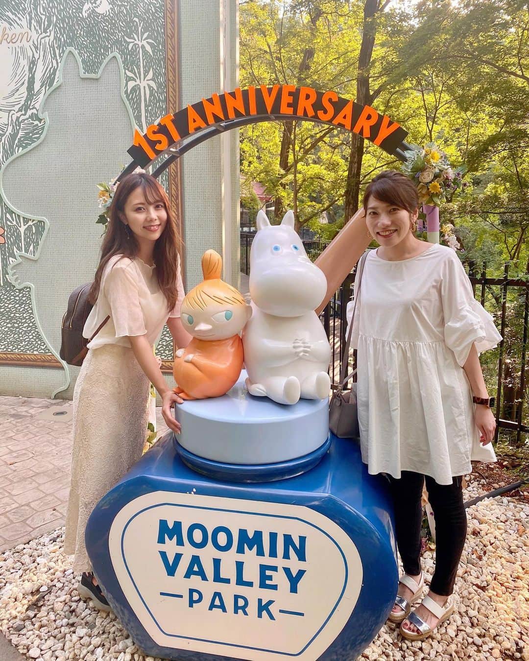 西村季里子のインスタグラム：「・  ムーミンバレーパークに行ってきた🌈  ずっとずっとずーっと行きたくて ようやく行けたの🥺🥺🥺🧡  入り口だけでもう満足した👏🏻(こら)  1周年おめでとう🥳🎉🎉🎉 (初めて行ったくせにどやる)  #ムーミン #ムーミンバレーパーク  #moomin#moominvalleypark  #飯能#埼玉#メッツァビレッジ  #1周年#フォトジェニック #follow#followｍe」