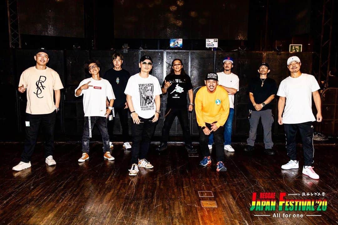 SPICY CHOCOLATEのインスタグラム：「✴︎ Best memories. 🤜🏻🌟🤛🏻  Long time #BREDREN RYO the SKYWALKER  NG-HEAD  JUMBO MAATCH TAKAFIN BOXER KID CHEHON  KEN-U KENTY GROSS   #ReggaeJapanFestival #RJF20 #渋谷レゲエ祭 #最幸な思い出 #レゲエで元気を #ALLforONE」