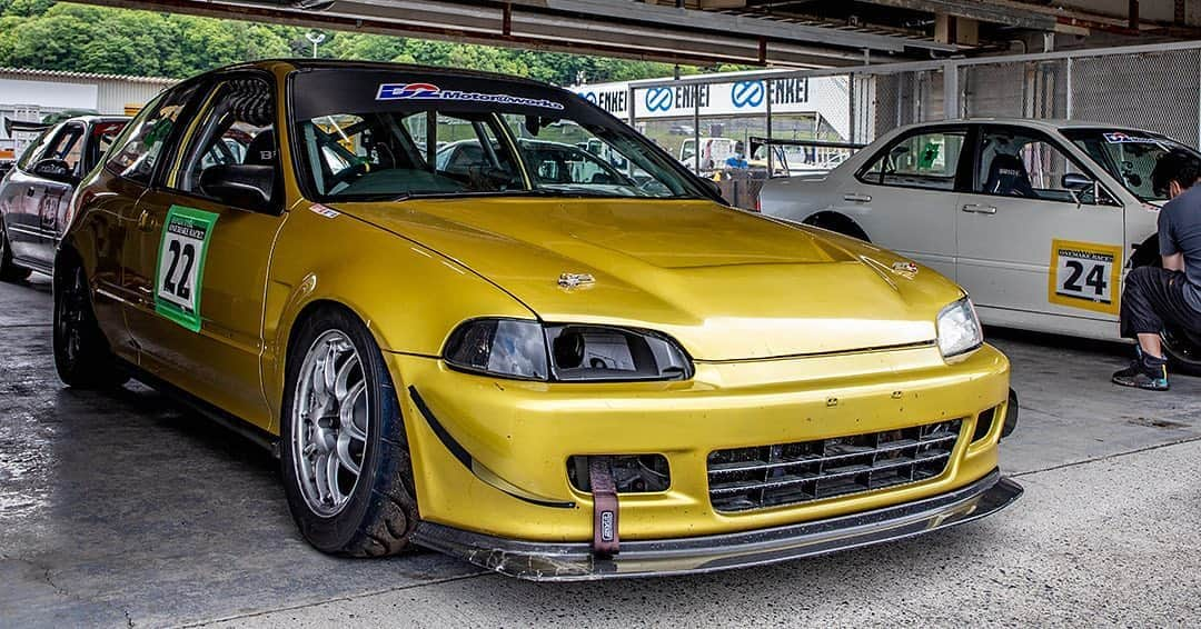 mistbahnさんのインスタグラム写真 - (mistbahnInstagram)「_ YELLOW DRAGON CRUSIN' EG6 Honda CIVIC SiR スケベ椅子号 _ Shot on May-24 2020 "HONDA VTEC ONE MAKE RACE 2020 Rd.2" organized by @zerofighterautocustom at Okayama International Circuit _ owner: @yujiataokachocoball photo: @mistbahn _ _ JP) 2020年5月24日 岡山国際サーキット、ゼロファイターさん( @zerofighterautocustom )主催「HONDA VTEC ONE MAKE RACE 2020 Rd.2」。 _ _ #hondaonemakerace #ホンダvtecワンメイクレース #zerofighterautocustom #okayamainternationalcircuit #岡山国際サーキット #crusin #クルージン #yellowdragon #イエロードラゴン #スケベ椅子 #黄龍 #honda #civic #hondacivic #ホンダシビック #シビック #eg6 #eg #egcivic #bseries #b16 #b18 #osakajdm #kanjo #kanjostyle #kanjoracer #kanjozoku #timeattack #timeattackjapan #hondasontrack」9月15日 12時12分 - mistbahn