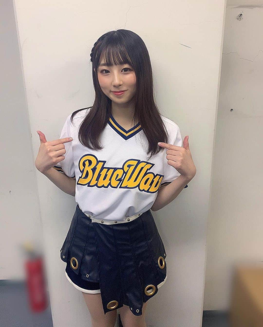 のインスタグラム：「皆様こんにちは！( ◠‿◠ )﻿ ﻿ ﻿ ﻿ 本日から3日間﻿ ﻿ ほっともっとフィールド神戸にて🏟✨﻿ ﻿ ﻿ vs 東北楽天ゴールデンイーグルスとの3連戦⚾️﻿ ﻿ ﻿ この﻿ オリックス・ブルーウェーブの復刻ホームユニフォームを着て﻿ 全力応援させて頂きます✊🔥👚﻿ ﻿ ﻿ ﻿ Buffaloesの勝利がみれますように！！！👊💥﻿ ﻿ ﻿ ﻿ ﻿ ★今朝アメーバブログ更新しています♩﻿ チェックお願いします💕﻿ ﻿ #Bs2020 #orixbuffaloes #baseball #オリックスバファローズ #プロ野球 #bsgirls #野球 #オリックス #オリ姫 #野球女子 #京セラドーム #京セラドーム大阪 #球場 ﻿#ユニフォーム  #ユニフォーム女子 #ブルーウェーブ #bluewave #復刻 #ホームユニフォーム #ほっともっとフィールド神戸 #ホーム試合 #神戸」