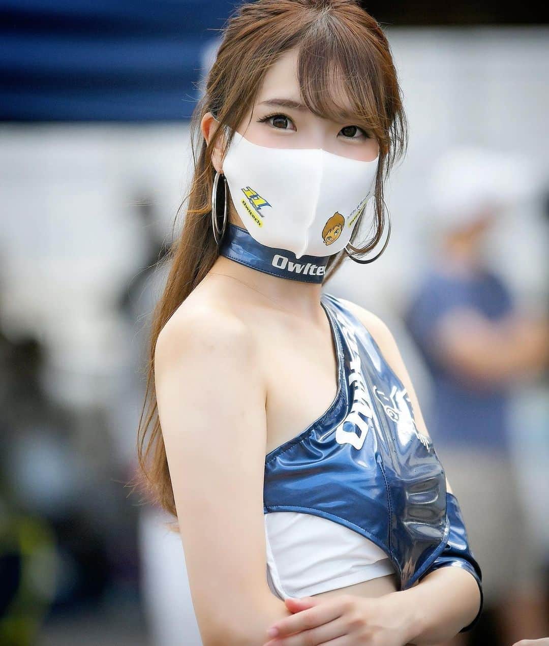 武田美憂のインスタグラム：「. 次のスーパーGT 富士戦からは お客さんも入れるということで… マスク、必要じゃないですか？ #オウルテックダイレクト で検索して🔍 寿一さんマスク、ミントフレーバーのマスク、 多種多様なのでぜひ😷💙 . #マスク #寿一さんグッズ #オウルテックダイレクト #sgt #supergt #86brz #owltech86 #owltech #オウルテック #トヨタ86 #レース #サーキット #オートポリス #熊本 #レースクイーン #コスチューム #マシン #race #モータースポーツ #オウルテックレディ #武田美憂 #portrait #portraitphotography」
