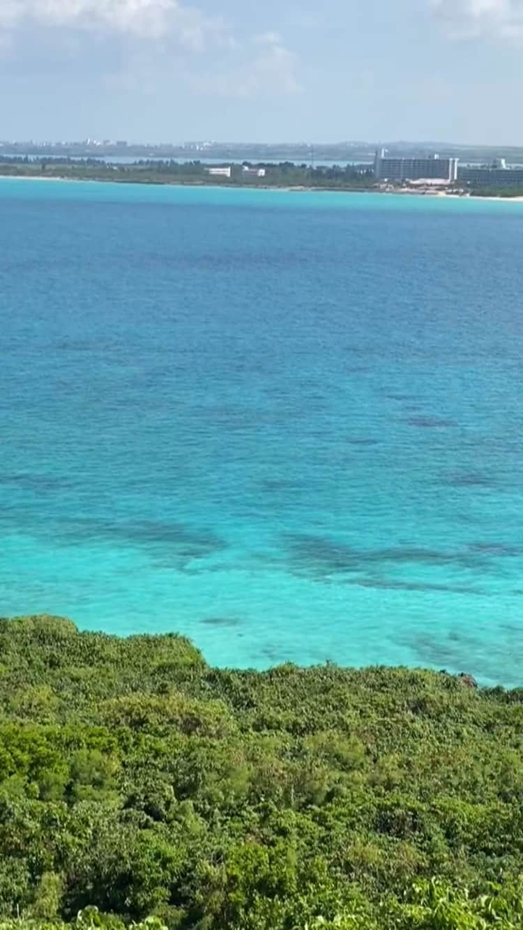 のインスタグラム：「Clear water Tropical Island  #surftrip #surfinglife #miyakojima #beautifulsea #kurima」