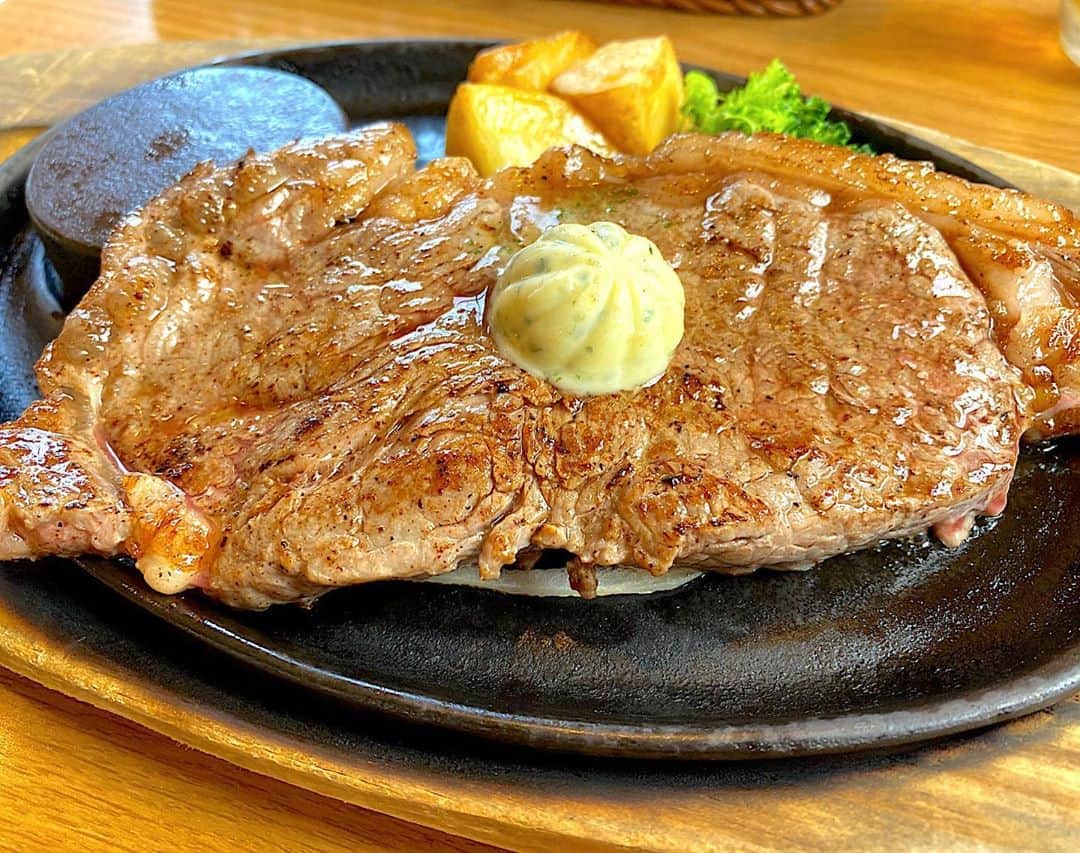 二ノ宮知子さんのインスタグラム写真 - (二ノ宮知子Instagram)「締め切りひとつ終わったので久々にランチに外食。ステーキ食べてきた！さあ、次の仕事だ。。」9月15日 13時25分 - tomokoninomiyaa