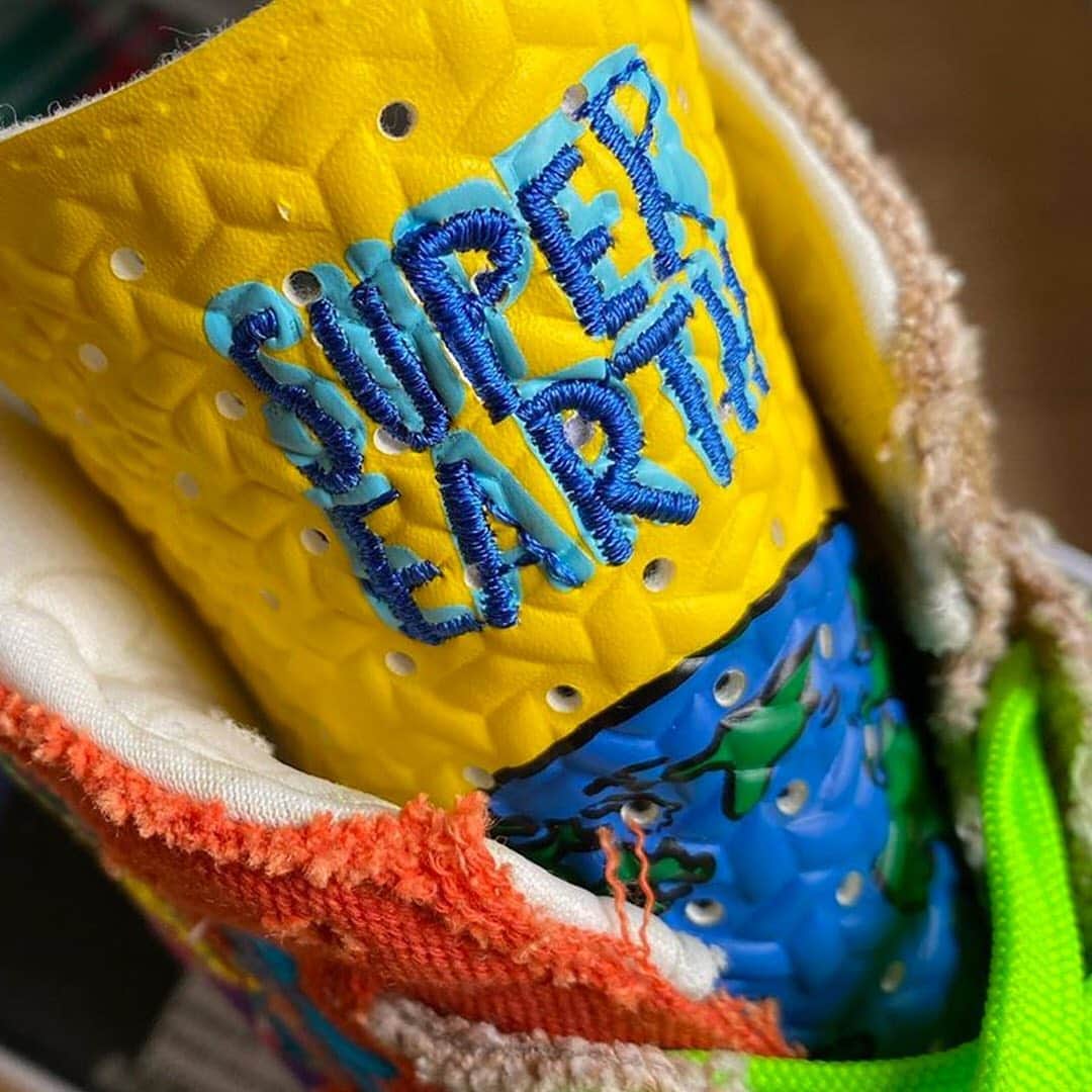 HYPEBEASTさんのインスタグラム写真 - (HYPEBEASTInstagram)「@hypebeastkicks: @sean_wotherspoon has teased the next @adidasoriginals collaboration. Dubbed "SUPEREARTH,“ the two have reworked the ZX 8000 model with a multi-colored mixed upper that takes on canvas, cloth, faux leather, and a jute-like fabric. Additional details come in the form of multicolored @adidas Trefoil logos embroidered along the side, branding on the tongue, a creamy-white sole unit sporting colored flecks throughout, and a red Torsion bar finished with “SW” branding. Expect it to release in February 2021 for $140 USD.⁠⠀ Photo: Sean Wotherspoon」9月15日 13時46分 - hypebeast