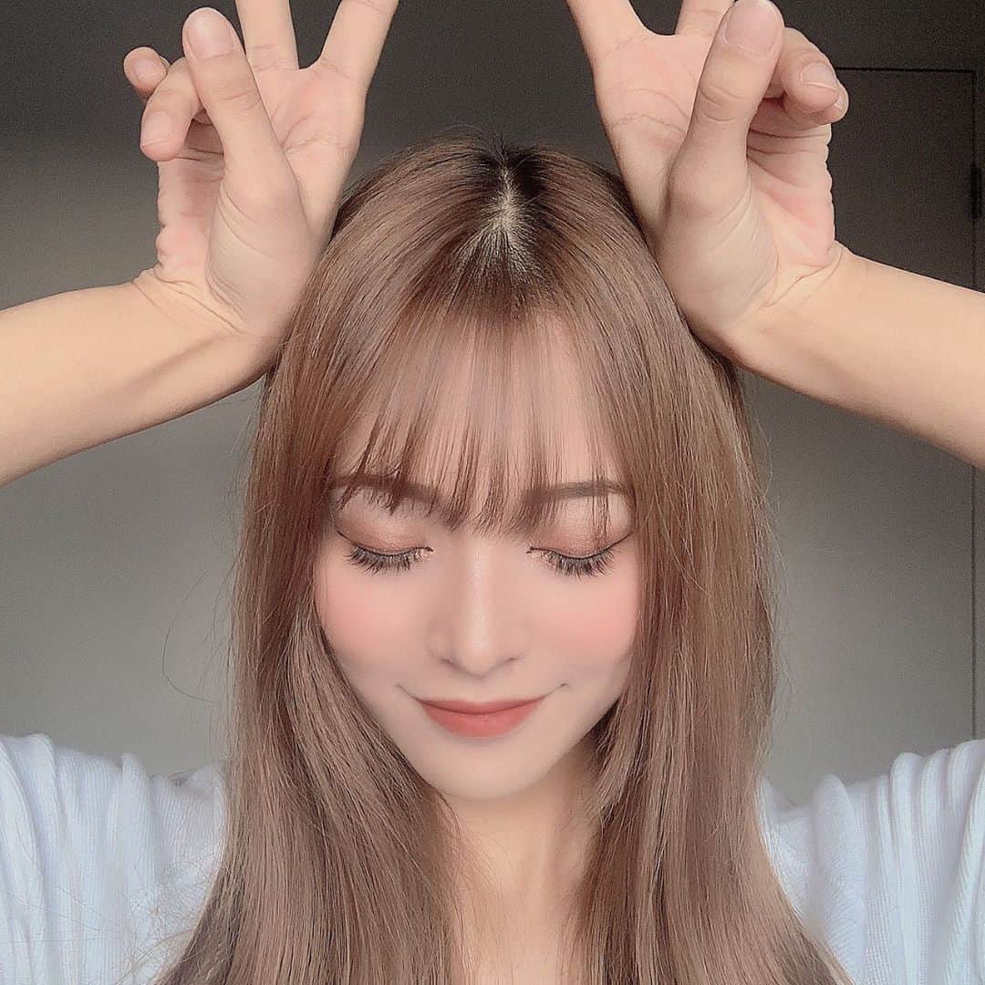 のインスタグラム：「この前人生で二度目のマツエク☺️行ってきた💗 . 浜松までドライブしがてら @nalu.nail_eye  さんの所に行ってきたんだけど、元々マツエク自分自身に合わないと思ってたからこんなにナチュラルに付けられるの知って凄い嬉しかった💗 . まつ毛育成もやってもらったからどんどん伸びていくの楽しみ〜🙈 自分磨き頑張ろっと！ . . . #マツエク #まつ毛エクステ #マツ育 #ラッシュアディクト #美容 #浜松 #ドライブ #自分磨き #まつ毛美容液 #自撮り #加工 #foryou #smile #モデル #女子力アップ #bijobi @b_b_j.j #ビジョビ」