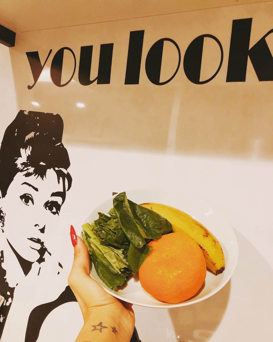朝比奈りえさんのインスタグラム写真 - (朝比奈りえInstagram)「day START  smoothie♡  #148cmの彼女 #秋 #すすきの #sexy #美尻 #フィットネス女子 #prettywomandancers #アラサー女子 #ダイエット仲間募集  #歌舞伎町 #キャバクラ #キャバ嬢 #空 #名古屋錦 #ダンスショー #ショータイム #ポールダンス #プリティウーマン #prettywoman #エンジェルシャンパン #148cm #Gカップキャバ嬢 #主婦  #コロナに負けるな #水着ギャル  #筋トレ #宅トレ #海 #プロテイン」9月15日 14時12分 - lie8862