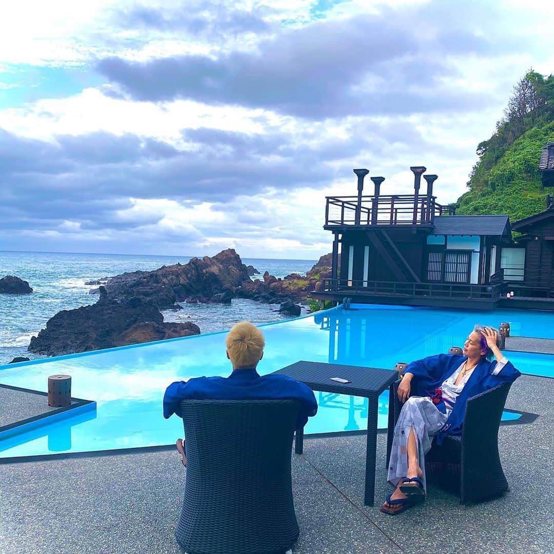 のインスタグラム：「😍ランプの宿めちゃよかた😍﻿ ﻿ 日本秘湯巡り♨️🧖‍♂️﻿ 皆いい温泉あれば教えて？？😚﻿ 来月はATAMI セカイエ🌏﻿ ﻿ #温泉﻿ #温泉ソムリエ﻿ #石川県　#能登半島﻿ #ランプの宿﻿」