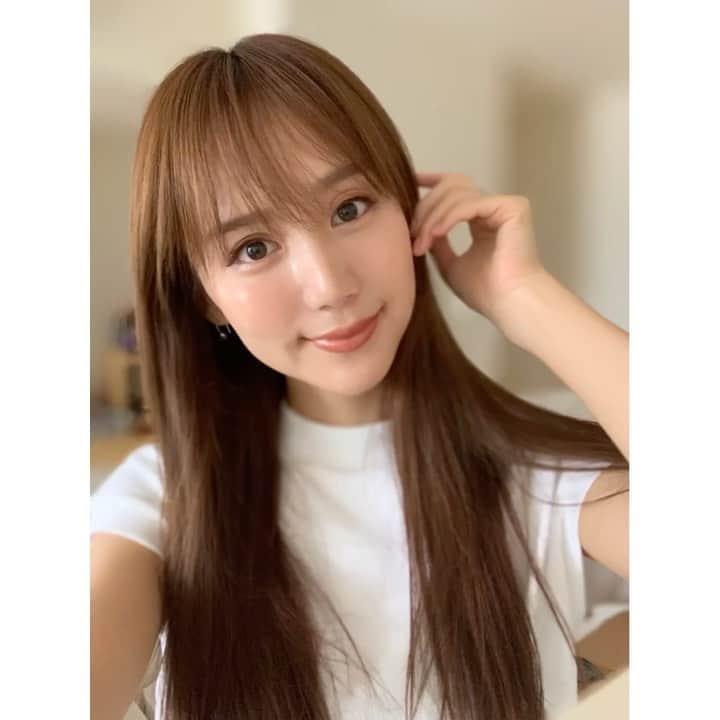 宮内ひかるのインスタグラム：「🌿﻿ ﻿ いつものメイクにブラウンニュアンスを追加🤎﻿ ﻿ マルチフェイスカラーだと量が調節できて﻿ リップ、チーク、アイシャドウとマルチに﻿ 使えるのでブラウンメイクに挑戦しやすい﻿ ﻿ がっつりブラウンリップやブラウンチークこわいけどって人におすすめ✨﻿ ﻿ 今持ってるコスメをいかせるのも嬉しいし﻿ 全体に少しづついれればメイクの統一感もだせて◎﻿ ﻿ ﻿ #ブラウンメイク　#オレンジメイク　#ミネラルブロンズグロウ　#etvos #エトヴォス　#マルチフェイスカラー」