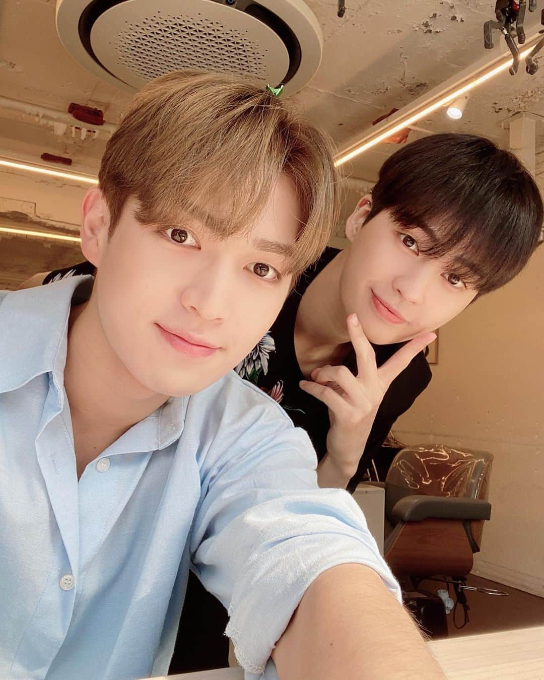 UP10TIONさんのインスタグラム写真 - (UP10TIONInstagram)「민뚜와 셀카 한장>< #up10tion #규진 #gyujin #고결 #kogyeol」9月15日 15時13分 - u10t_official