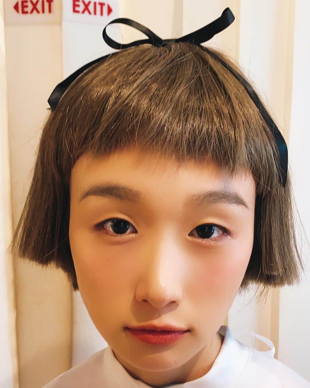 双木昭夫のインスタグラム：「今日は初めてモデルのタラちゃんとお仕事しました💖なんかお豆みたいで可愛いくて、てっぺんにリボン付けちゃいました、またご一緒したいなー」