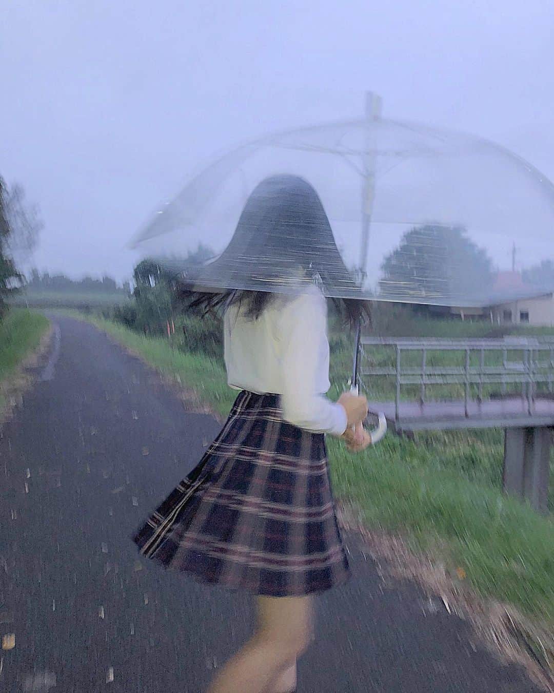 こあ（ゆずこあ）のインスタグラム：「학생 〜❕ ・ ・ ・ ・ ・ ・ ・ #制服#なんちゃって制服#カンコー #カンコー委員会 #カンコー学生服  #韓国すきな人と繋がりたい  #학생#スカート#制服コーデ」