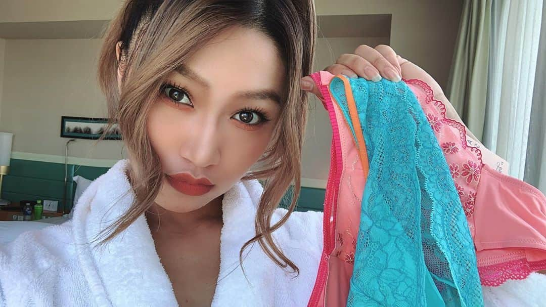 keilEen（ケバビン）さんのインスタグラム写真 - (keilEen（ケバビン）Instagram)「今週もおNEWの尻映えpanty紹介するのでお楽しみに😆🍑 youtubeチャンネル登録するとすぐに情報届くのでお尻好きのそこのあなた！！ してね😛🍑  今月もハピラキな1ヶ月になりますように😆🍑 #おしりん#パンツ#panty#love#尻映え#おしり#お尻#桃育#桃尻#尻#桃🍑#ハーフ#Philippine#豚#cute #nuBra#panty#cute#セクシー#メイド#大人#lady#ネタ#ネタパンツ#面白い」9月15日 15時49分 - rin_vivishri