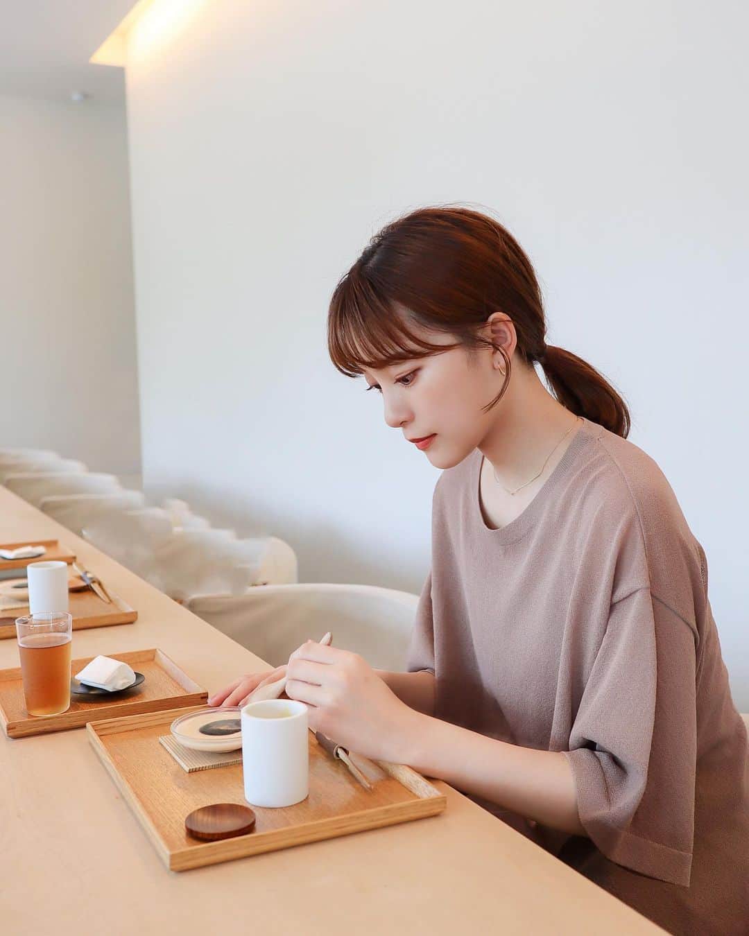 いのうえです。さんのインスタグラム写真 - (いのうえです。Instagram)「ㅤㅤㅤㅤㅤㅤㅤㅤㅤㅤㅤㅤㅤ いつかのlunch🍴 表参道にある#茶酒金田中 ㅤㅤㅤㅤㅤㅤㅤㅤㅤㅤㅤㅤㅤ お店の雰囲気と視界にはいる緑が とっても落ち着ちつくからずっと 居たいなっておもうお店。 2回目なんだけどねご飯がとっても 美味しいからまた行きたい☺️ ㅤㅤㅤㅤㅤㅤㅤㅤㅤㅤㅤㅤㅤ はじめに出てきた胡麻豆腐(多分)が もちもちぷるぷるですごいすき♡ ㅤㅤㅤㅤㅤㅤㅤㅤㅤㅤㅤㅤㅤ 洋服のクレジットはタグ付けしてます🏷 #mao_ootd#mao_tabelogu」9月15日 15時55分 - i_mao__