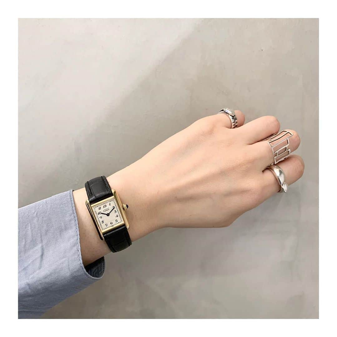 HIROBさんのインスタグラム写真 - (HIROBInstagram)「-HIROB大阪店-﻿ ﻿ Vintage CARTIER﻿ must de Cartier TANK﻿ ﻿ L→R﻿ 20003890-940410﻿ ¥215,000+tax﻿ ﻿ 20003890-937910﻿ ¥200,000+tax﻿ ﻿ 20003890-965830﻿ ¥200,000+tax﻿ ﻿ ﻿ 通信販売も対応しており、﻿ お電話でのご相談も受け付けています。﻿ お気軽にお問い合わせ下さいませ。﻿ ﻿ ﻿ ルクア大阪店﻿ 営業時間10:30〜20:30﻿ ﻿ お問い合わせ先﻿ tel：06-6151-1258﻿ ﻿ ﻿ #hirob﻿ #hirobosaka﻿ #bawcrews﻿ #vintage﻿ #antique﻿ #vintagewatch﻿ #vintagecartier﻿ #cartier﻿ #mustdecartiertank﻿ #musttank﻿ #cassis﻿ #morellato﻿ ﻿ #ヒロブ﻿ #ヒロブ大阪﻿ #ベイクルーズ﻿ #ヴィンテージ ﻿ #アンティーク﻿ #ヴィンテージウォッチ﻿ #ヴィンテージカルティエ﻿ #カルティエ﻿ #マストドゥカルティエタンク﻿ #マストタンク﻿ #カシス﻿ #モレラート﻿ ﻿ #腕時計﻿ #卡地亚﻿ #复古的」9月15日 16時29分 - hirob.jp