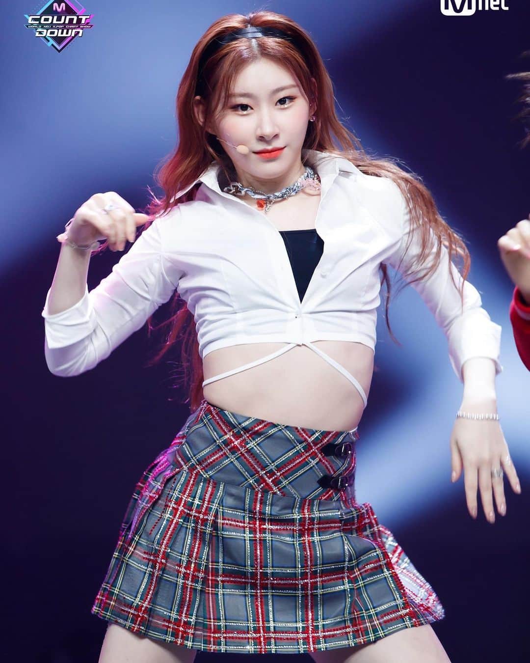 チェリョンのインスタグラム：「200910 mcountdown stage #있지 #ITZY #채령 #CHAERYEONG #MIDZY⁣⠀」