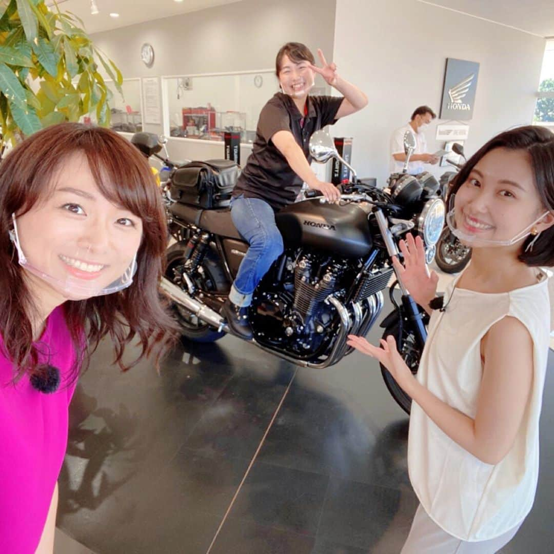 BSNジョシ部のインスタグラム：「﻿ 今夜はジョシ部！﻿ ﻿ 久々のバイク女子特集です。長岡市のバイクショップを訪ねました。﻿ ﻿ 前回の取材以来、バイクにはまった行貝アナ。﻿ 今回は女性に大人気だというバイクの乗り心地を確認。﻿ ﻿ ショップの女性スタッフと「バイク女子あるある」をトークしてきました。﻿ ﻿ 今夜のブカツはリゾートホテルの女子旅プランを体験。豪華スイートルームとスペシャルスイーツにメロメロ・・・﻿ ﻿ きょう23時56分から放送です﻿ ﻿ ※BSNアプリで見逃し配信もやってます﻿ ﻿ #新潟ジョシ部 #ジョシ部 #新潟 #BSN #BSNアナウンサー #今井美穂 #BSNジョシ部 #行貝寧々 #バイク女子﻿ ﻿」